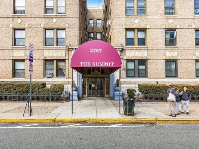 Condo for sale in Hudson, New Jersey
