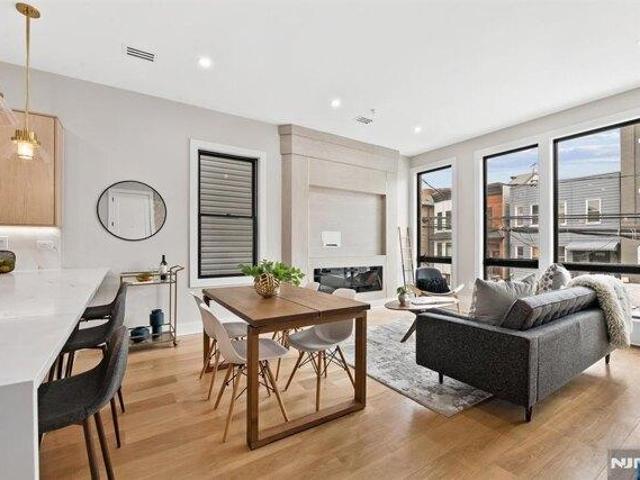 Condo for sale in Hudson, New Jersey