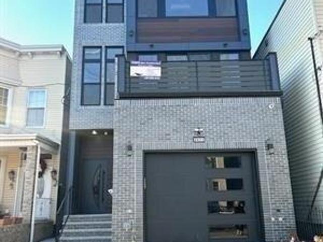 Condo for sale in Hudson, New Jersey
