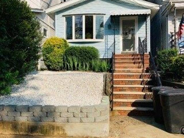 House for sale in Hudson, New Jersey