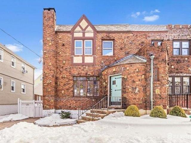 House for sale in Hudson, New Jersey