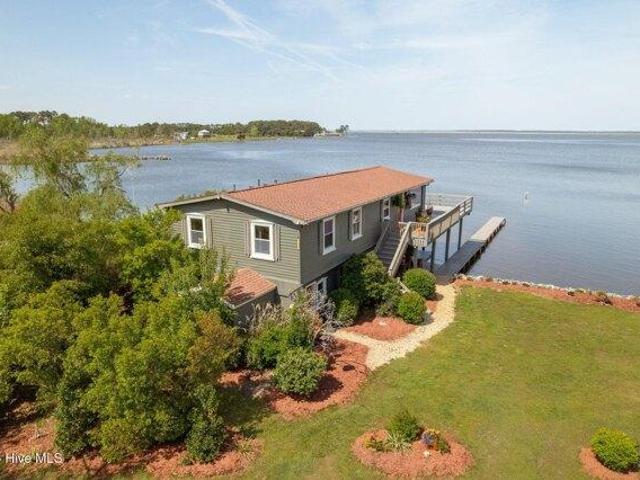 House for sale in Knotts Island