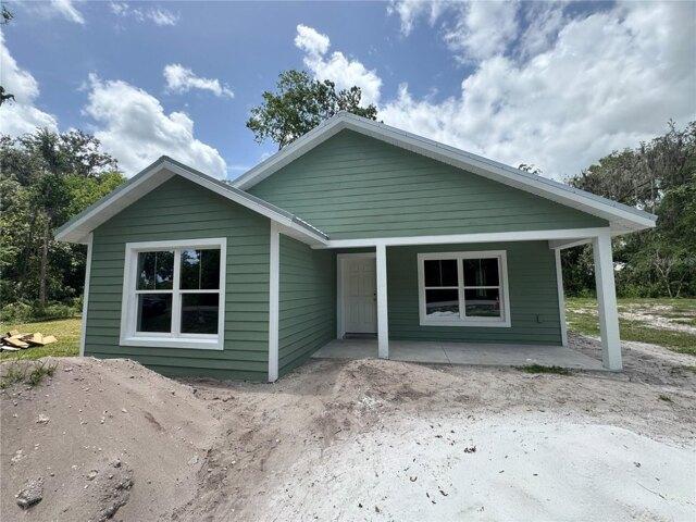 House for sale in Lake Panasoffkee, Florida