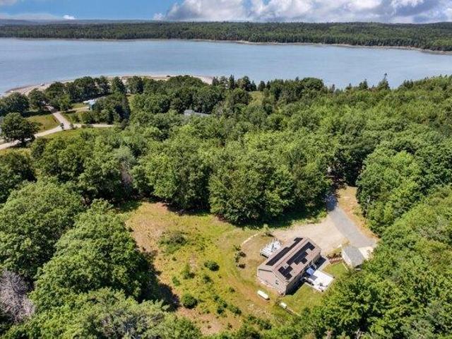 House for sale in Maine