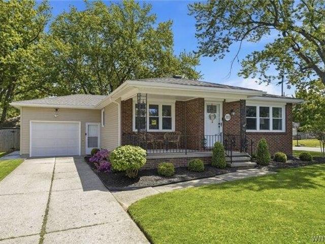 House for sale in Bowmansville, New York