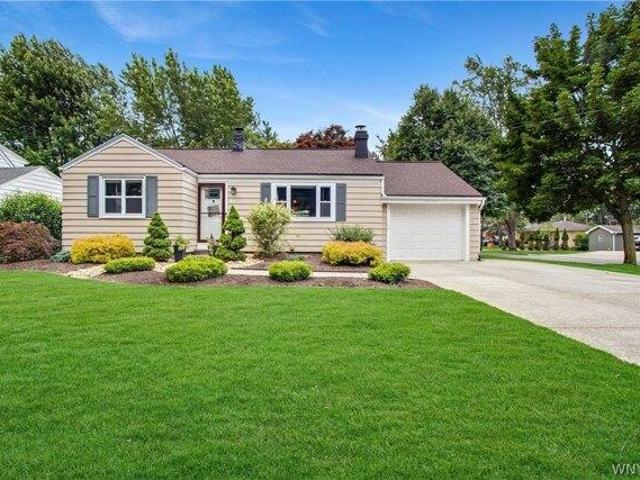 House for sale in Bowmansville, New York