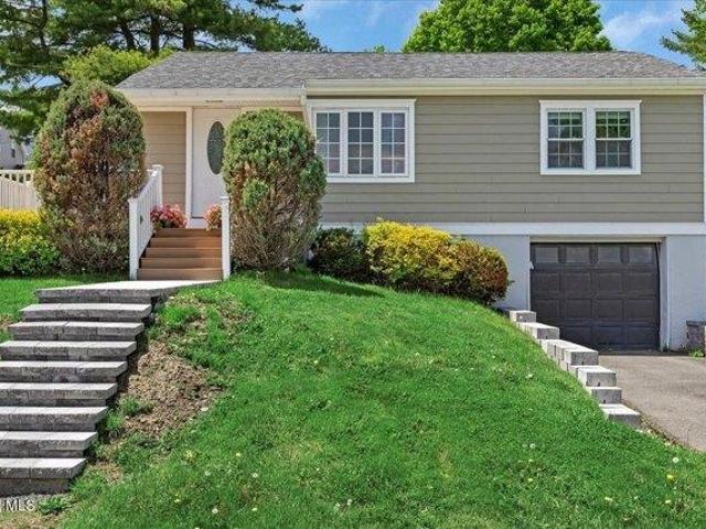 House for sale in Colonie, New York