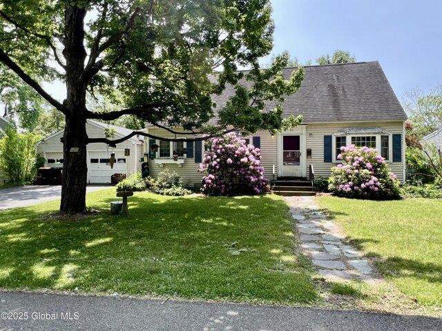 House for sale in Latham