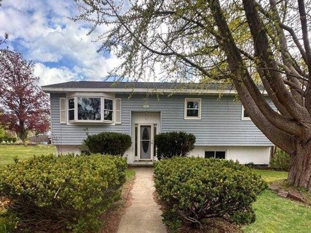 House for sale in Latham