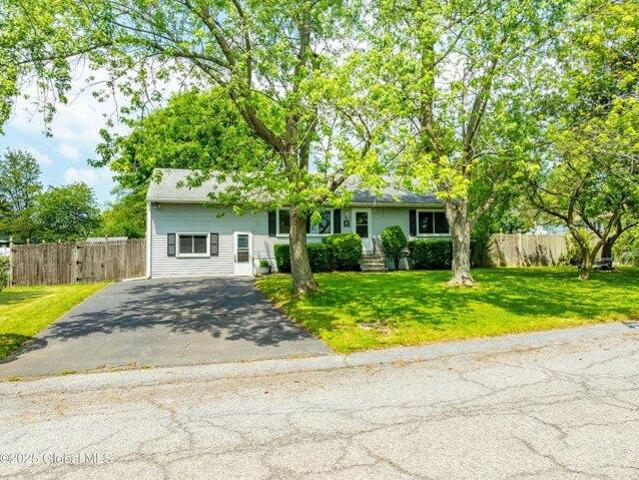 House for sale in Latham