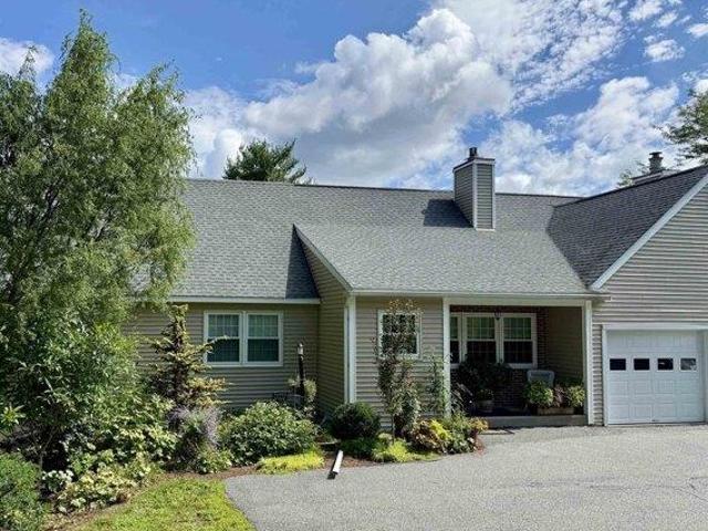 Condo for sale in Pinewood Village, Lebanon
