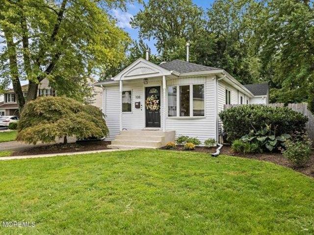 House for sale in Leonardo, Middletown Township