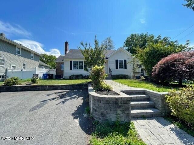 House for sale in Leonardo, New Jersey
