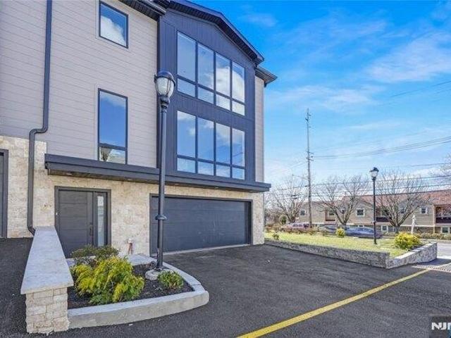 House for sale in Leonia, New Jersey