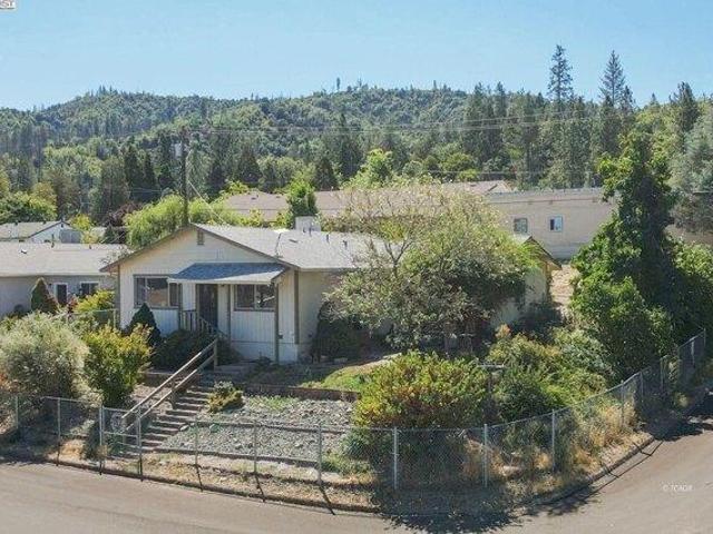 House for sale in Lewiston, California