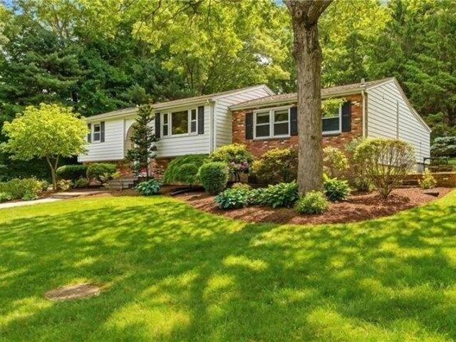 House for sale in Lincoln, Rhode Island