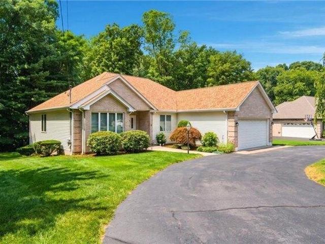 House for sale in Lincoln, Rhode Island