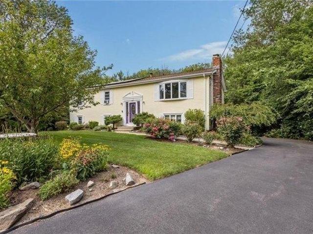 House for sale in Lincoln, Rhode Island