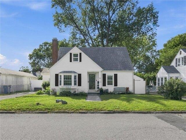 House for sale in Lincoln, Rhode Island
