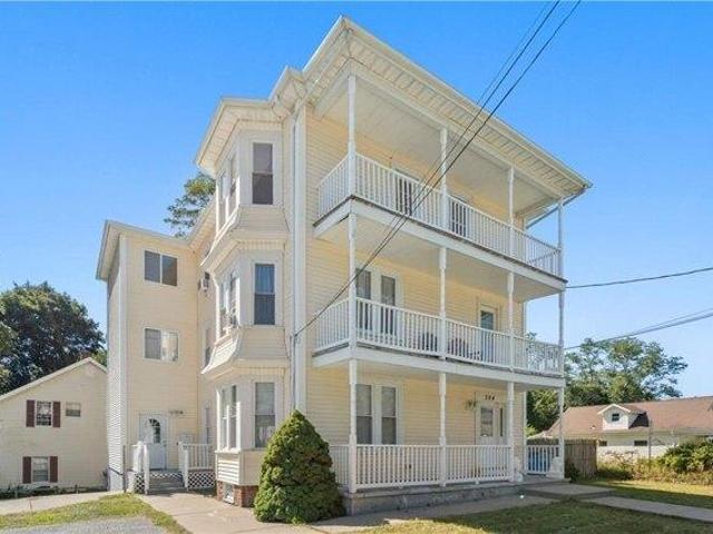 Condo for sale in Lincoln, Rhode Island