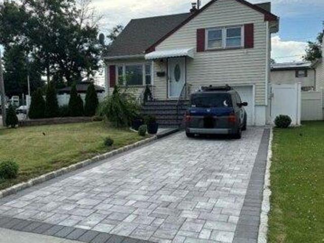 House for sale in Linden, New Jersey
