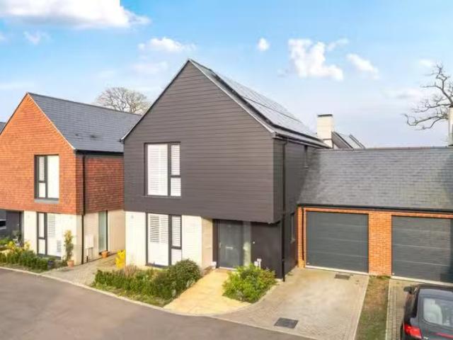 House for rent in Fole, Surrey