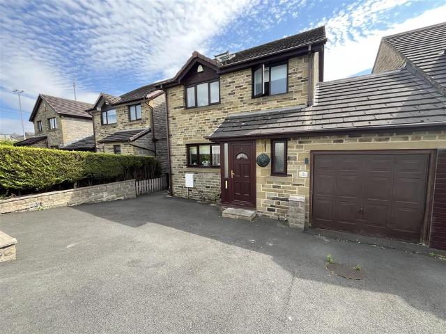 House for sale in Lower Wyke, West Yorkshire