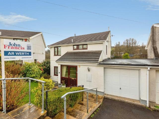 House for sale in Tyrfran, Llanelli