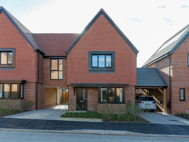 House for sale in Perryfields, West Sussex