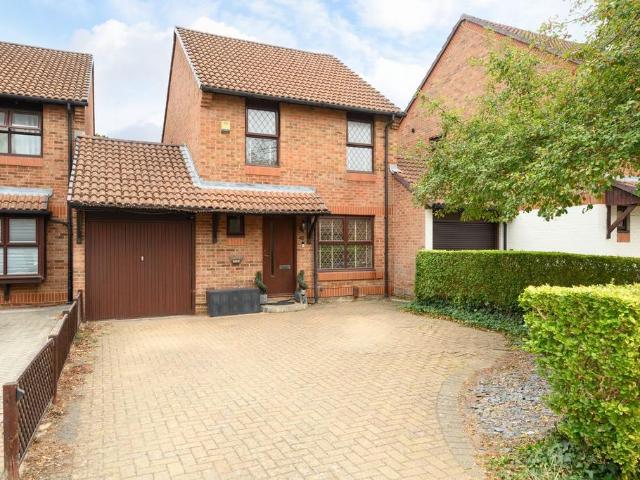 House for sale in Blackhills, Surrey