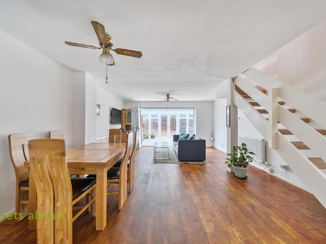 House for sale in London Borough of Croydon, Cat Hill