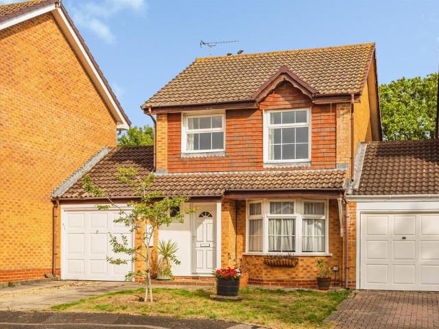 House for sale in Perryfields, West Sussex