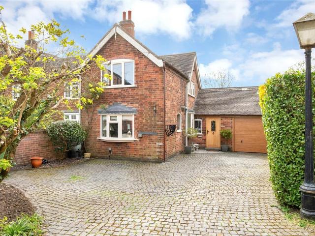 House for sale in Ellistown and Battleflat, Leicestershire