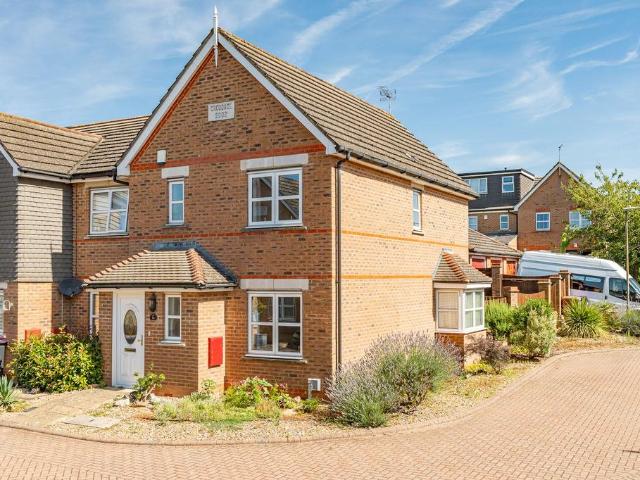 House for sale in Kings Hill, Colliers End