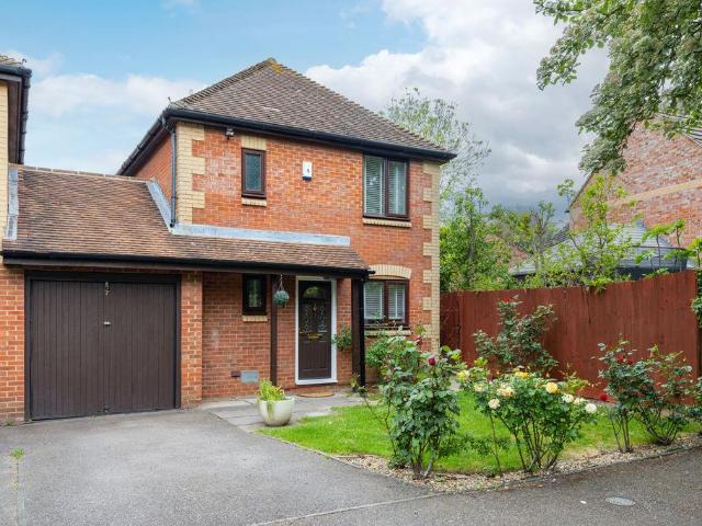 House for sale in Willen, Milton Keynes