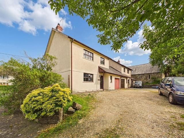 House for sale in Dinas Cross