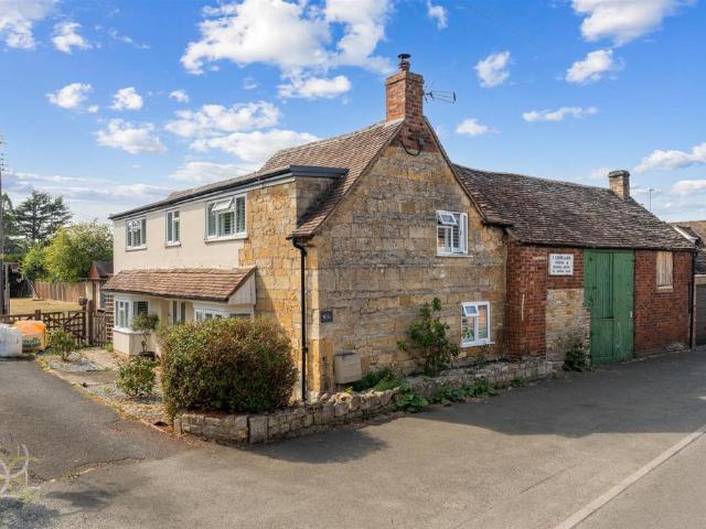 House for sale in Crookhill, Worcestershire