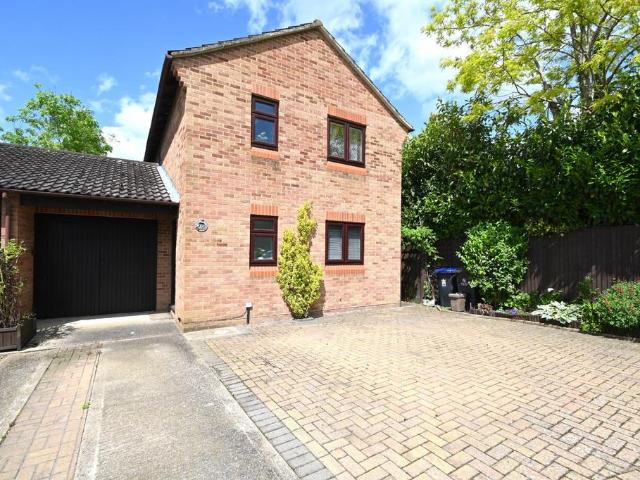 House for sale in Wexham, George Green