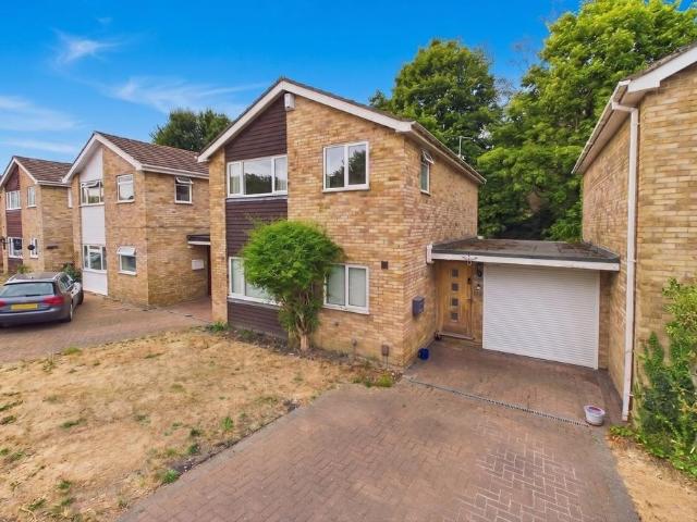 House for sale in Finchampstead
