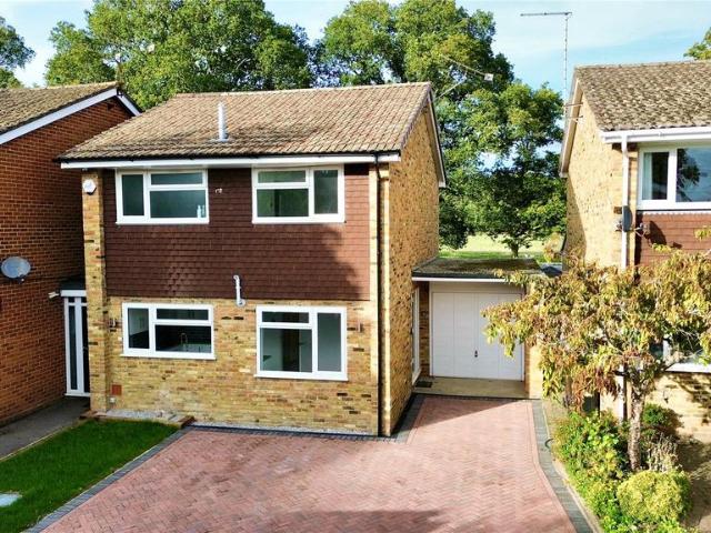 House for sale in Finchampstead