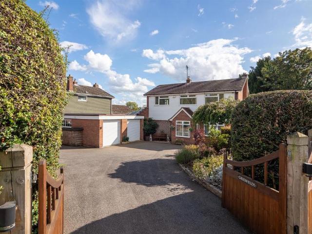 House for sale in Alderminster, Warwickshire