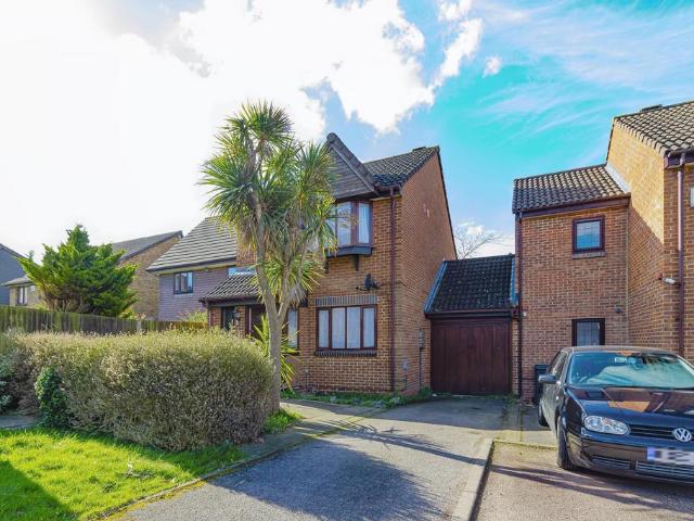 House for sale in London Borough of Croydon, Shirley