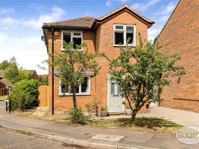House for sale in The Crescent, Farnborough