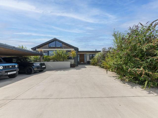 House for sale in Marford, Wales