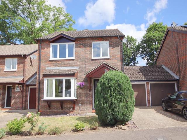 House for sale in Tedfold, Horsham