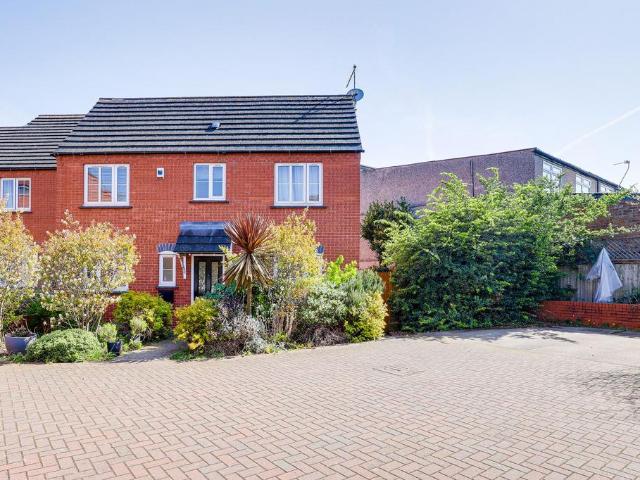 House for sale in Barton In Fabis, East Midlands