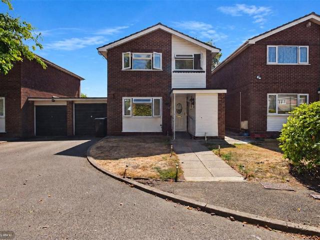 House for sale in Burghfield Common, West Berkshire