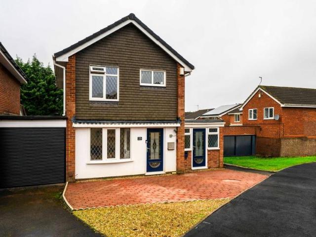 House for sale in Heath Hayes and Wimblebury, Chadsmoor
