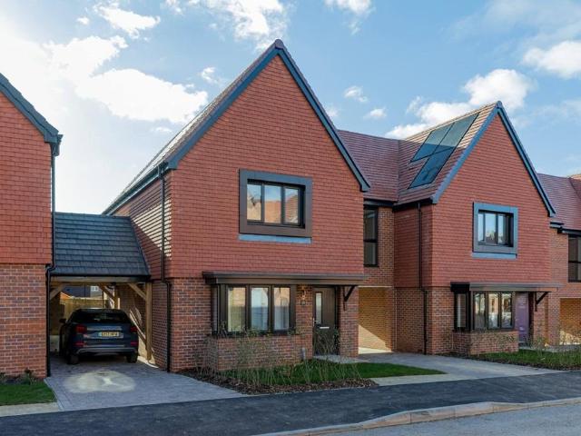 House for sale in Perryfields, West Sussex