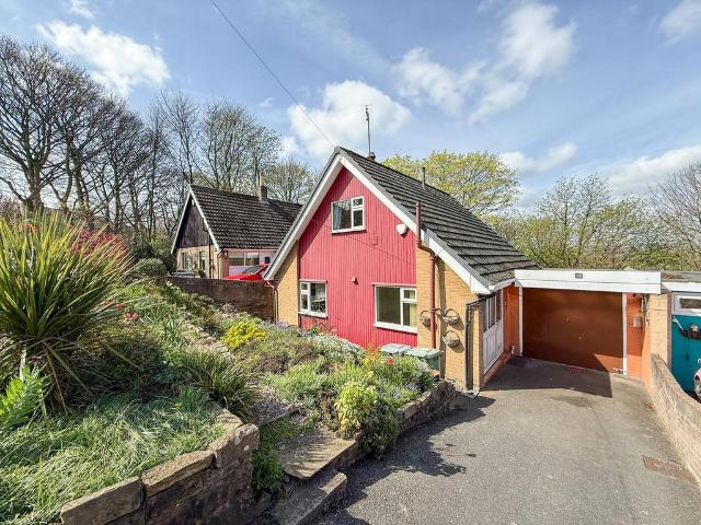 House for sale in Huddersfield, West Yorkshire